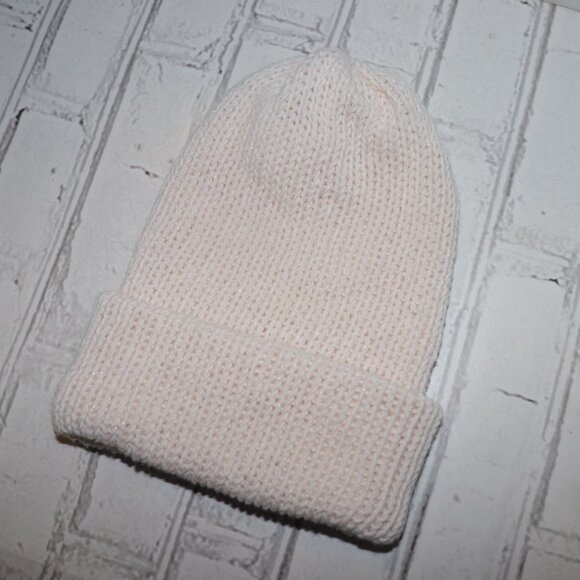 🤍✨ Handmade Knit Beanie – Cream with White Glitter Threads - Picture 2 of 3